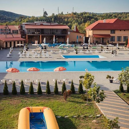 Illara Spa Hotel Irshava Ngoại thất bức ảnh