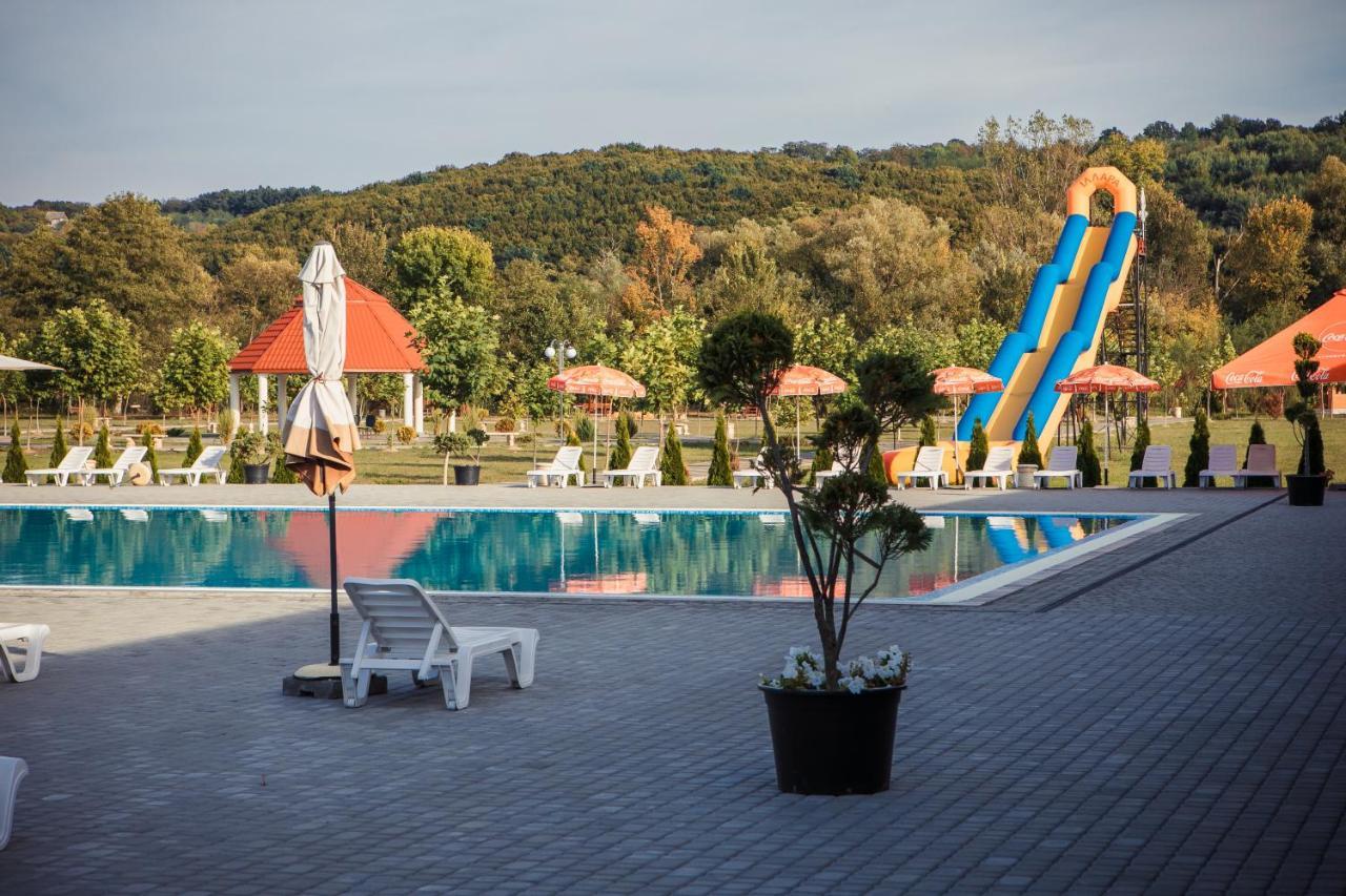 Illara Spa Hotel Irshava Ngoại thất bức ảnh